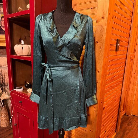 Francesca's  SIMPLE & ELEGANT SATIN MINI DRESS - Picture 1 of 6